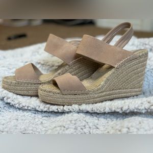 Kenneth Cole scrappy wedge sandals